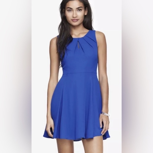 Blue Express Flare Dress Keyhole In Front Size 6 - Picture 1 of 7